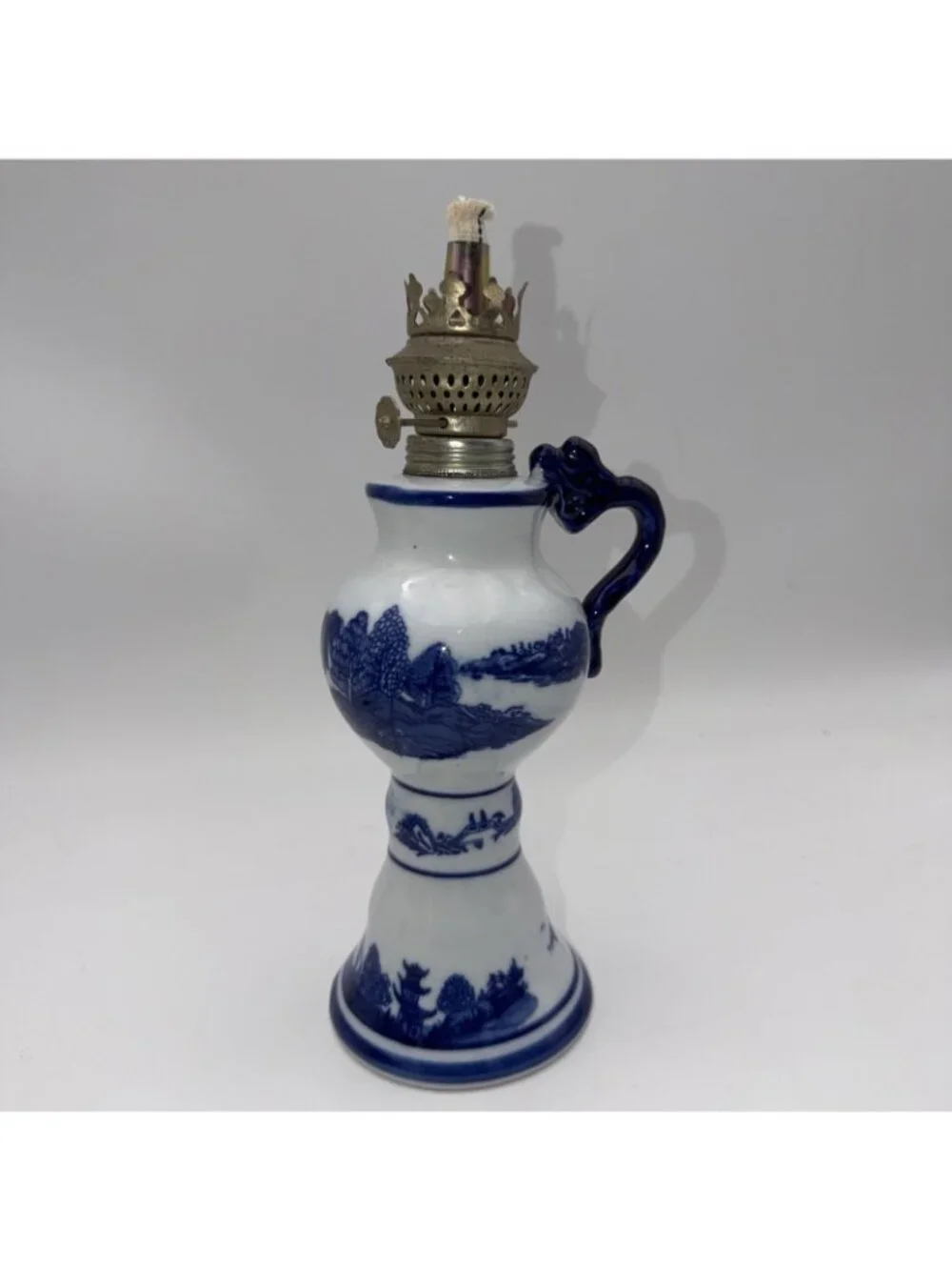 Victoria Ware Ironstone Chamber Oil Lamp Lantern,‎ 10.5